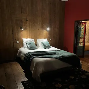 Mercier De Montigny - Les Du Beffroi - Et Massage , Fougères Francia